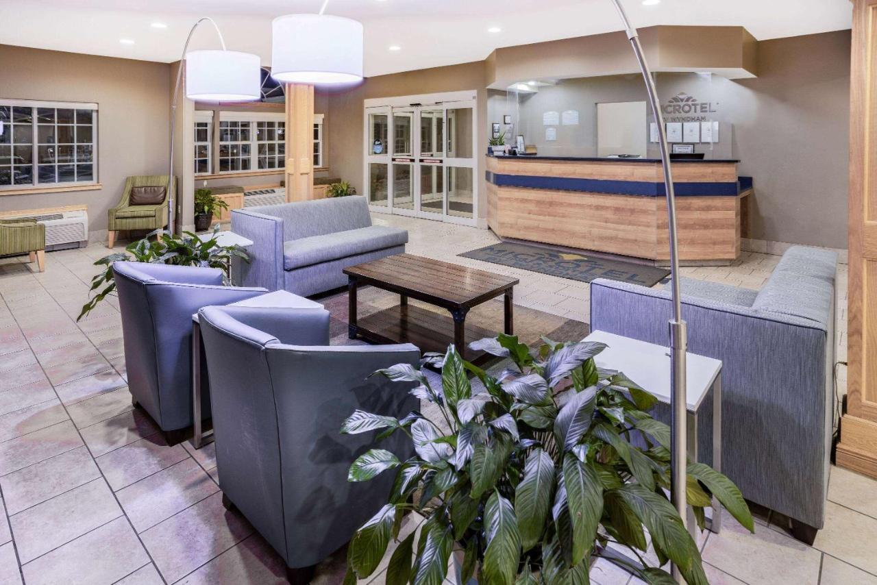 Microtel Inn & Suites By Wyndham Johnstown Екстериор снимка