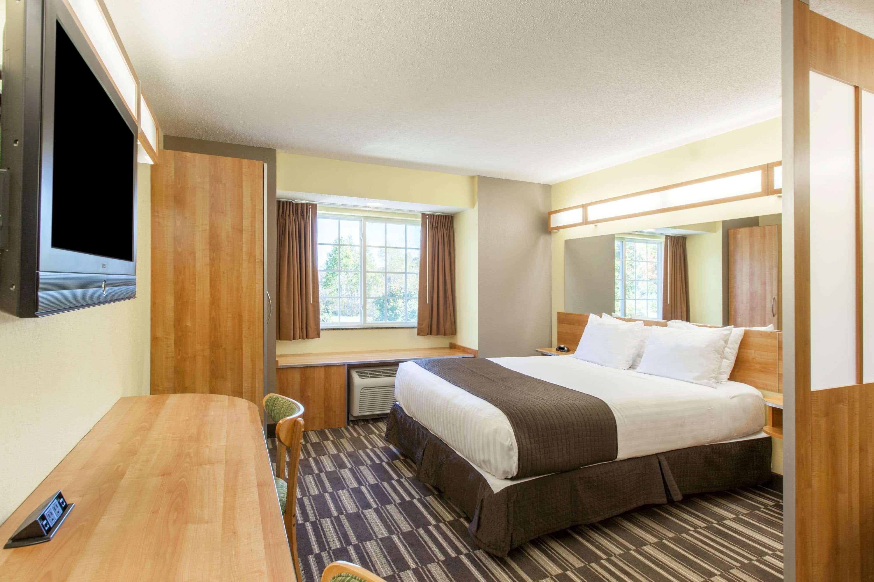 Microtel Inn & Suites By Wyndham Johnstown Екстериор снимка