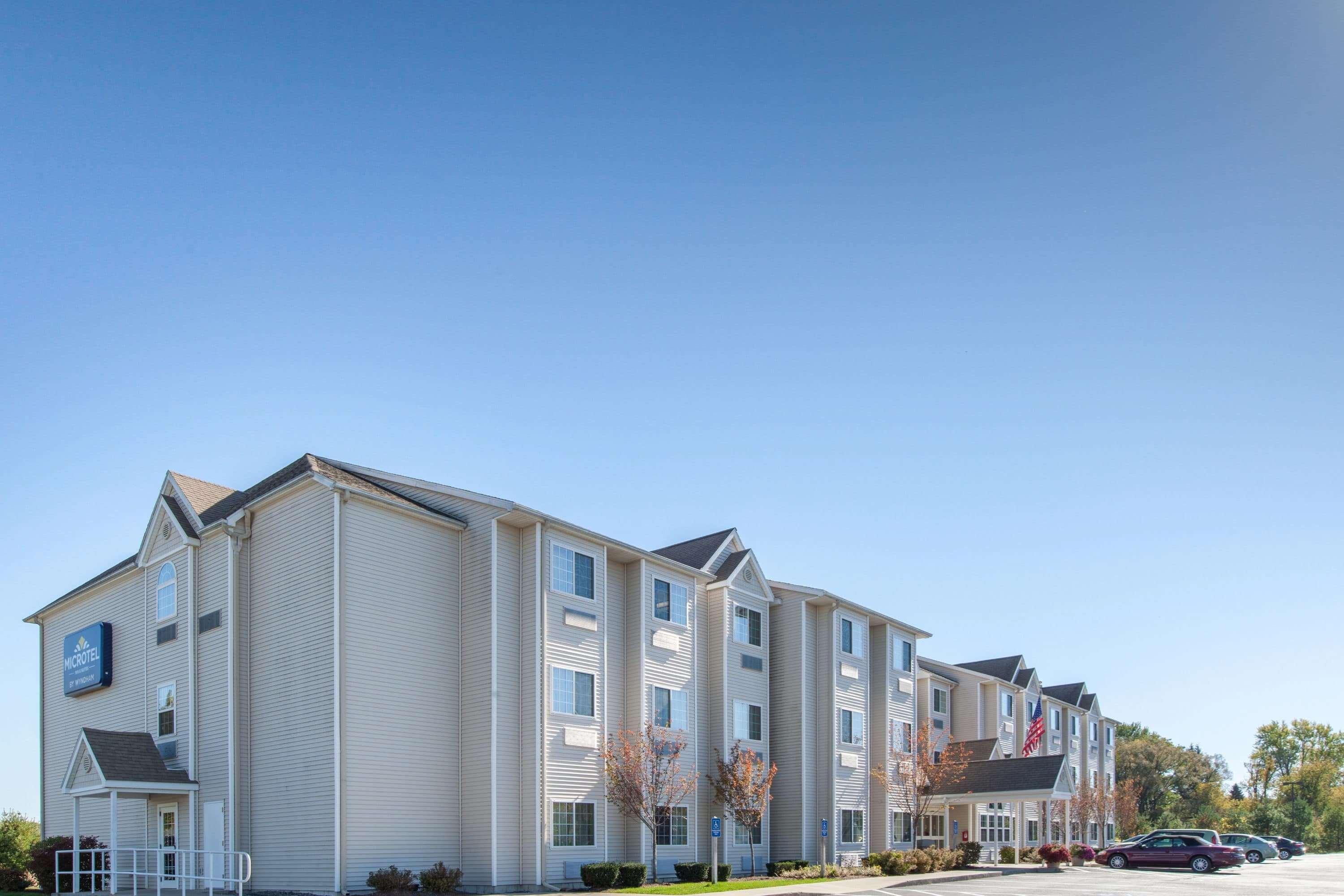 Microtel Inn & Suites By Wyndham Johnstown Екстериор снимка