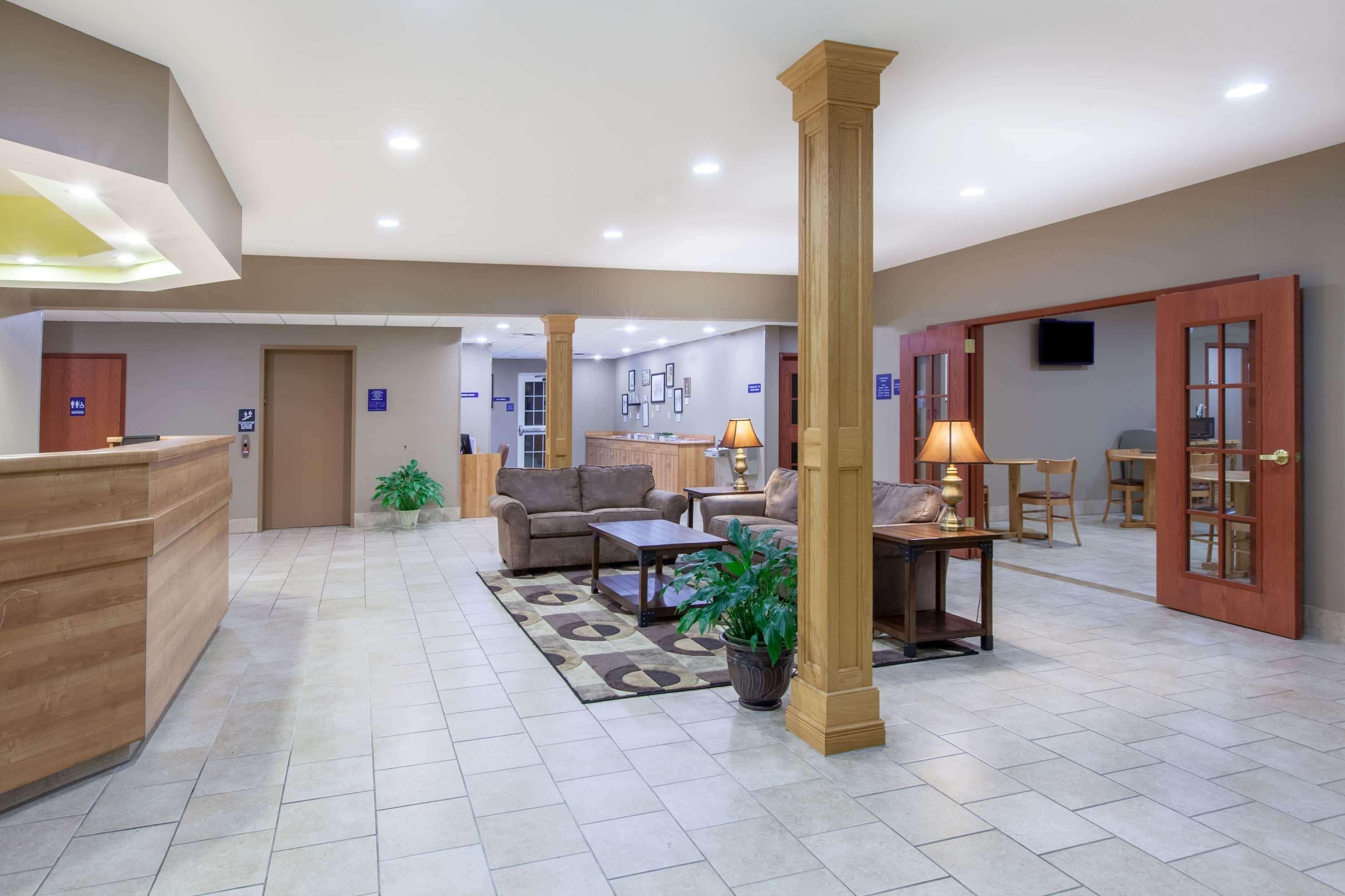 Microtel Inn & Suites By Wyndham Johnstown Екстериор снимка