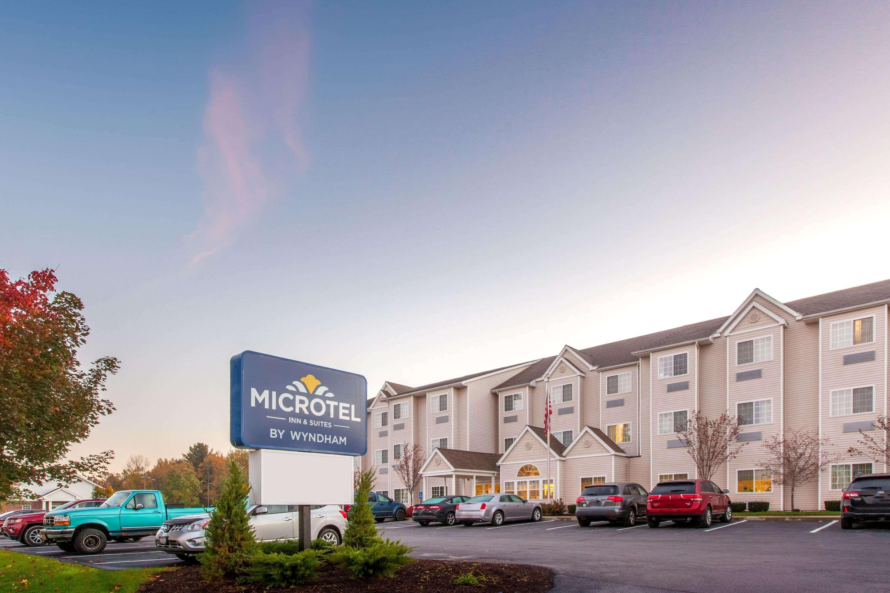Microtel Inn & Suites By Wyndham Johnstown Екстериор снимка