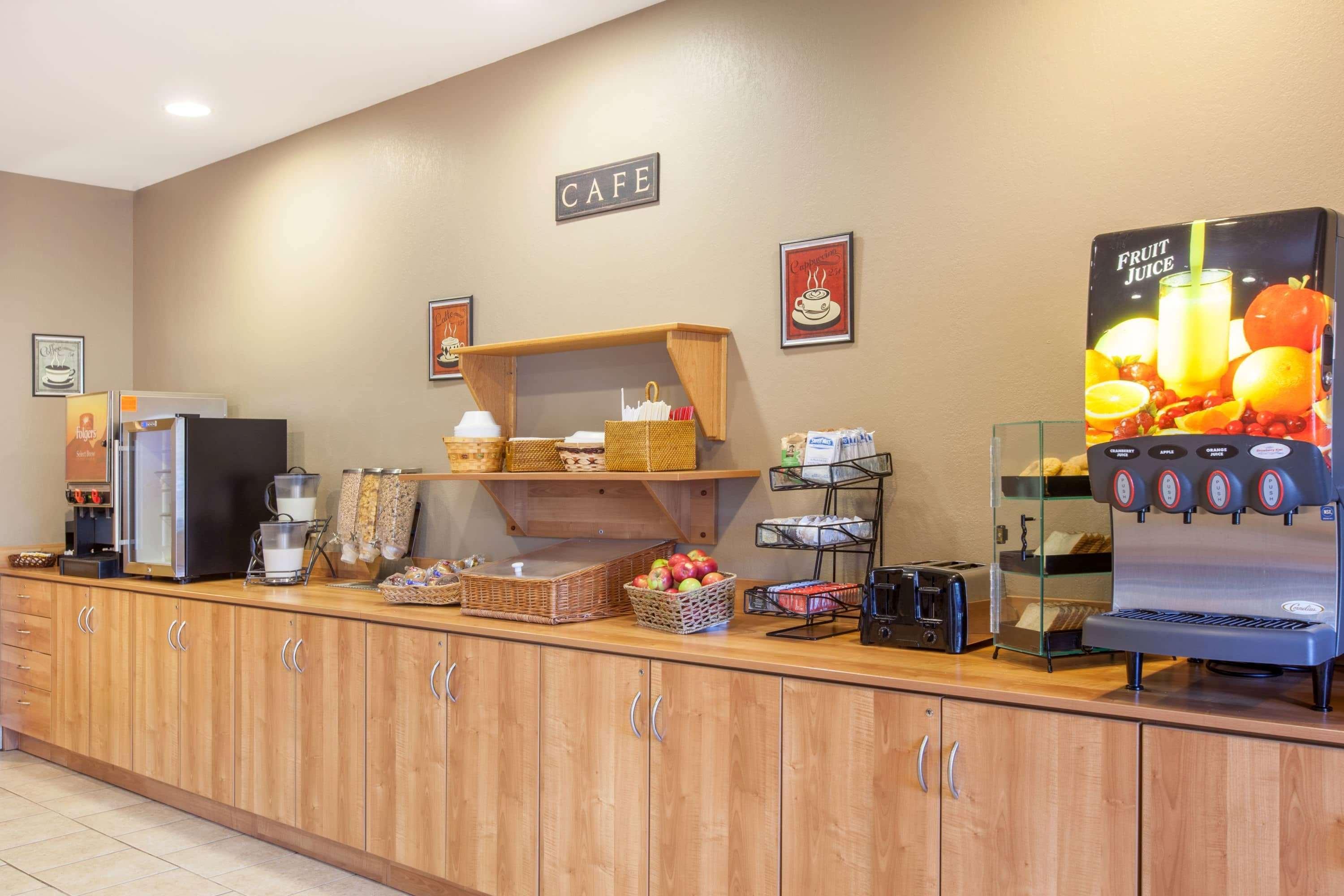Microtel Inn & Suites By Wyndham Johnstown Екстериор снимка