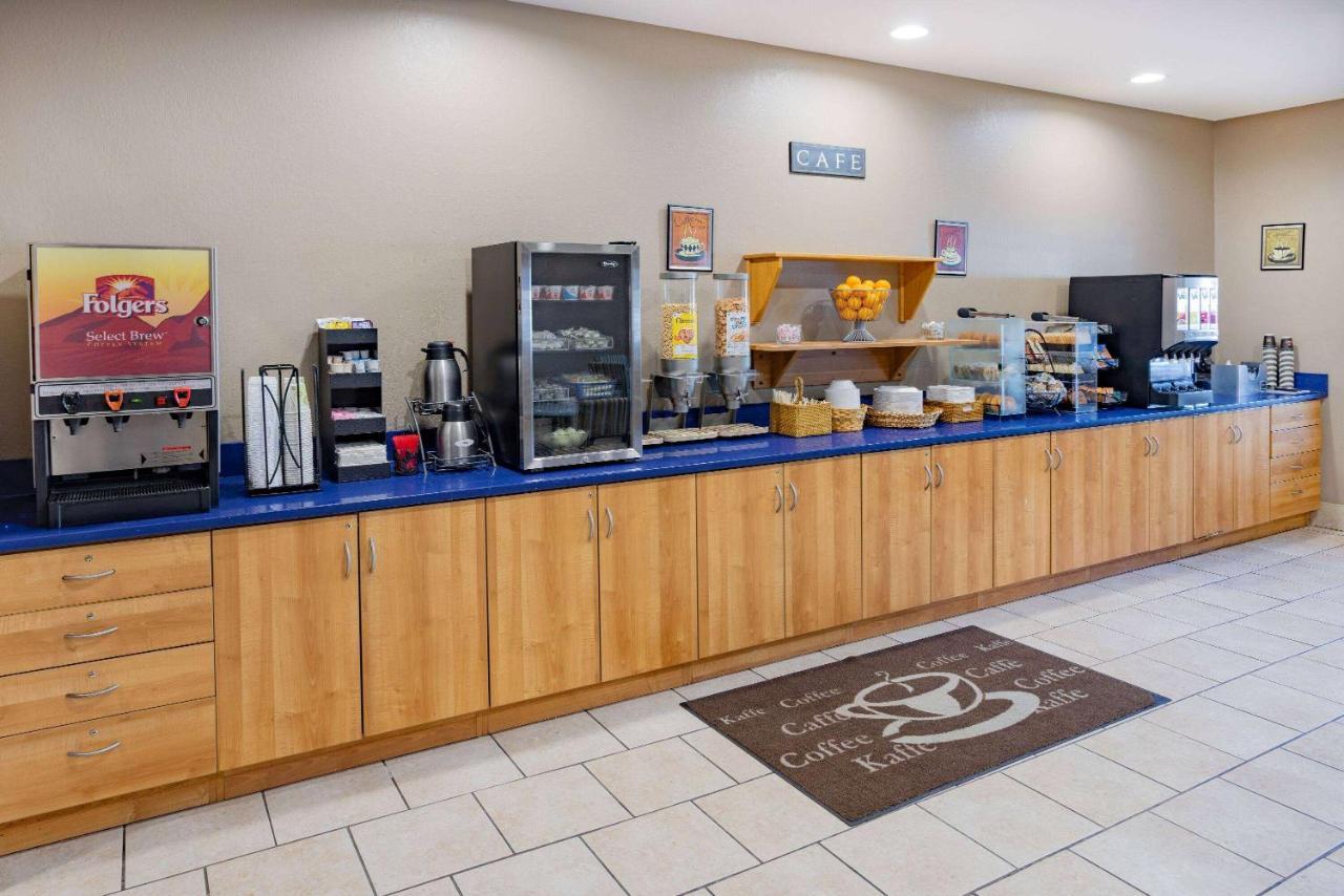 Microtel Inn & Suites By Wyndham Johnstown Екстериор снимка