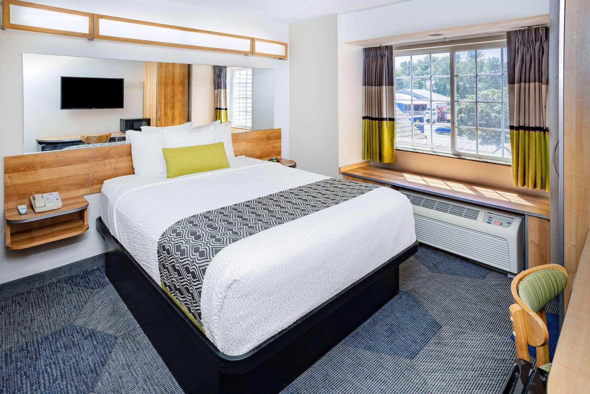 Microtel Inn & Suites By Wyndham Johnstown Екстериор снимка